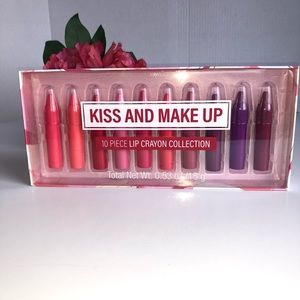 Kiss and Make Up Lip Crayon Set